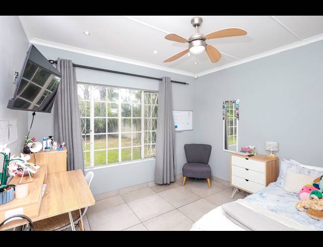 4 BEDROOM FREEHOLD FOR SALE IN GONUBIE